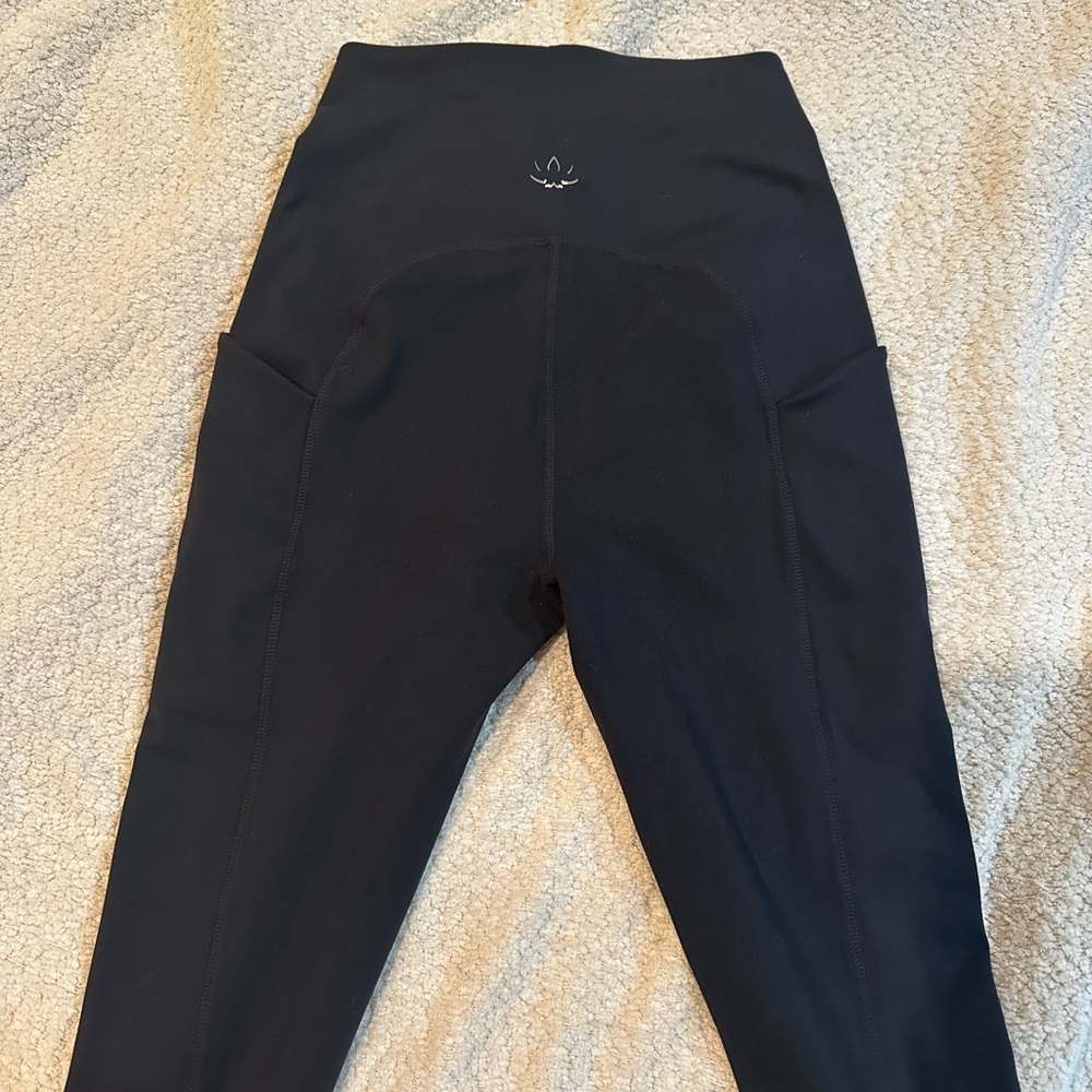 Beyond Yoga Black High-Waist Leggings with Side Pockets